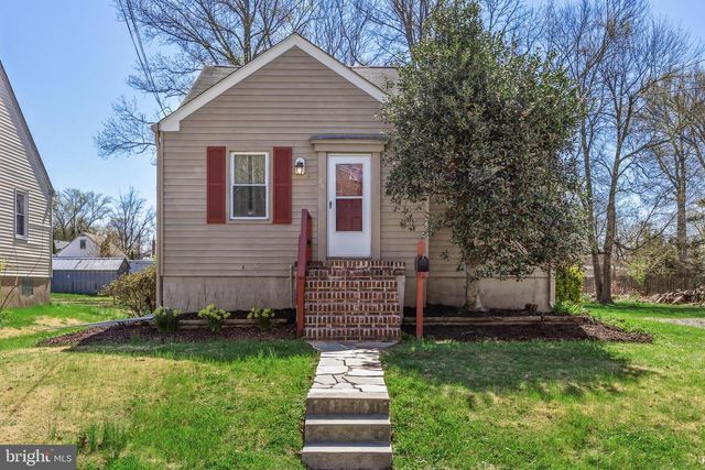 28 W CENTER AVE, Maple Shade, NJ 08052