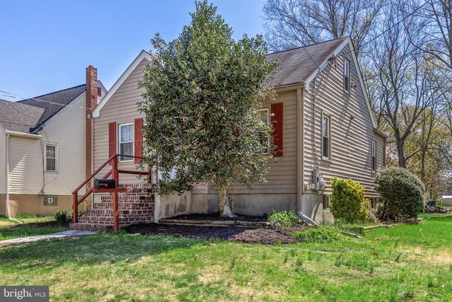 28 W CENTER AVE, Maple Shade, NJ 08052