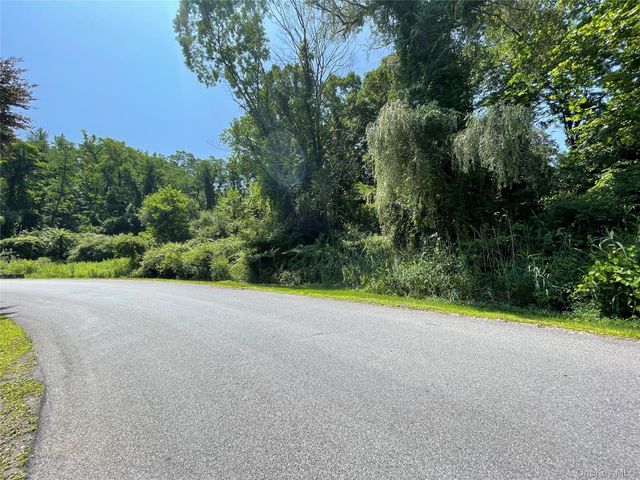 14 Akindale Road, Pawling, NY 12564