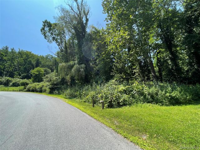 14 Akindale Road, Pawling, NY 12564