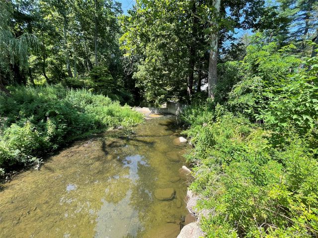 14 Akindale Road, Pawling, NY 12564