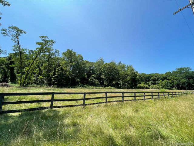14 Akindale Road, Pawling, NY 12564