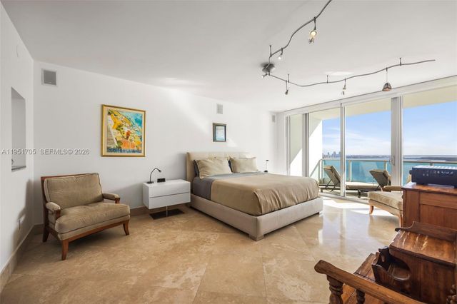 1331 Brickell Bay Dr 2807, Miami, FL 33131