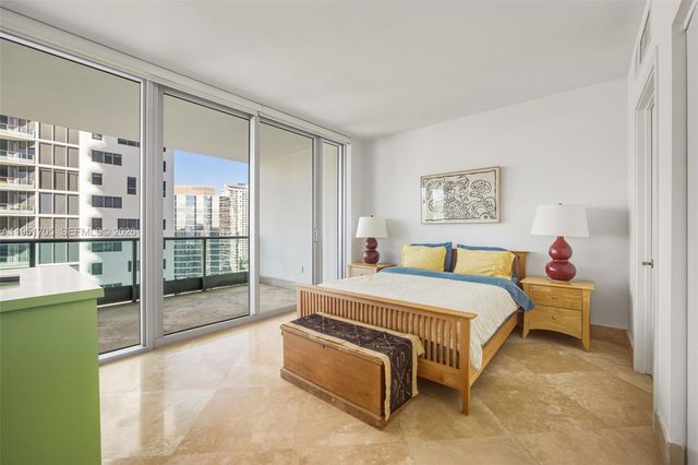 1331 Brickell Bay Dr 2807, Miami, FL 33131