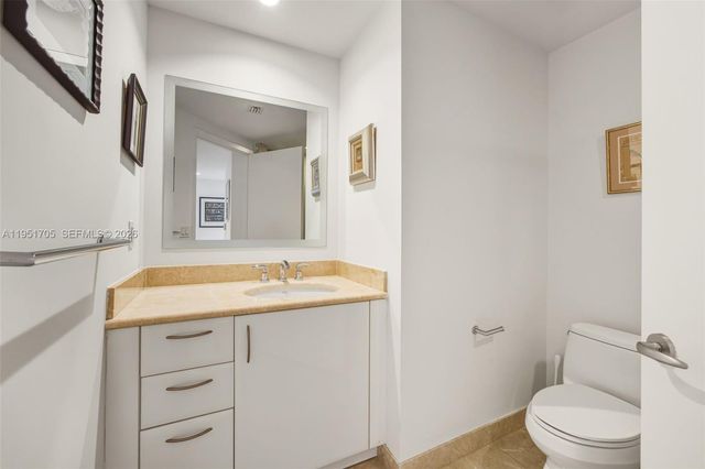 1331 Brickell Bay Dr 2807, Miami, FL 33131