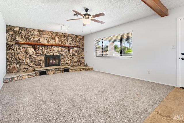 3100 Woodstown Street, Bakersfield, CA 93312