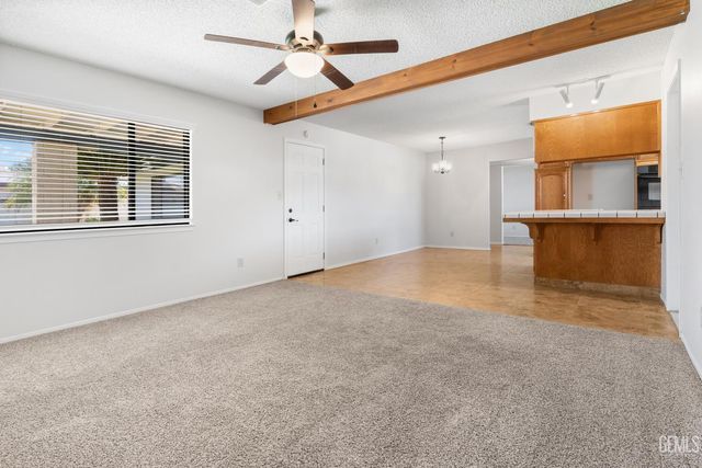 3100 Woodstown Street, Bakersfield, CA 93312