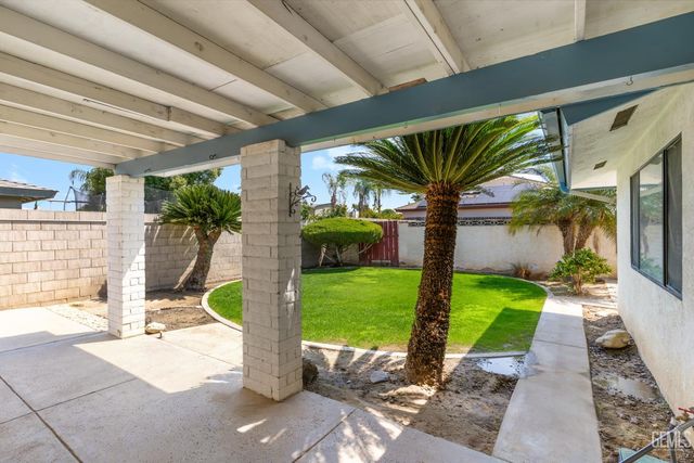 3100 Woodstown Street, Bakersfield, CA 93312