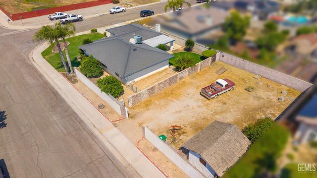 3100 Woodstown Street, Bakersfield, CA 93312
