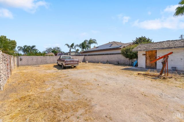 3100 Woodstown Street, Bakersfield, CA 93312