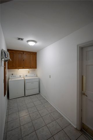 308 Sea Gate Dr, Portland, TX 78374