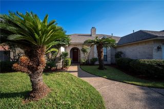 308 Sea Gate Dr, Portland, TX 78374