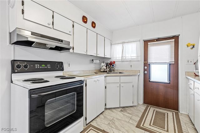 3310 Rainbow LN, North Fort Myers, FL 33903