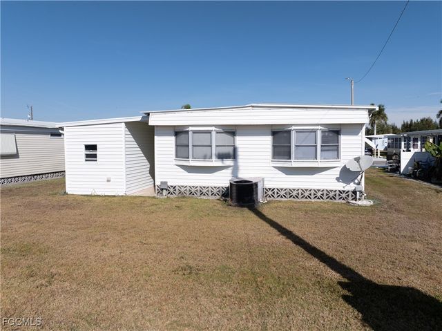 3310 Rainbow LN, North Fort Myers, FL 33903