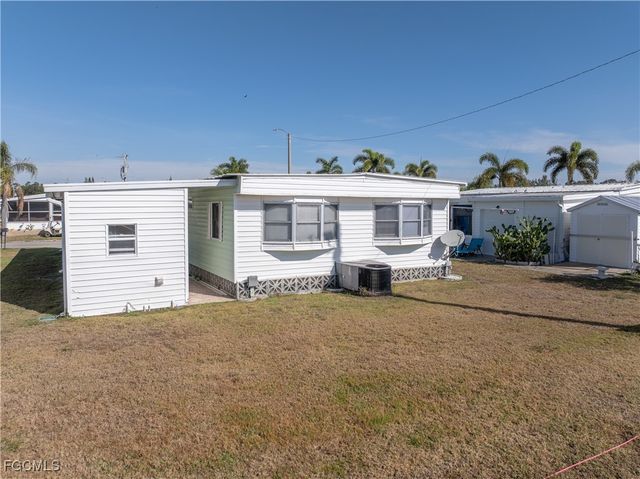 3310 Rainbow LN, North Fort Myers, FL 33903