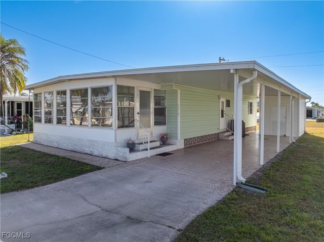 3310 Rainbow LN, North Fort Myers, FL 33903