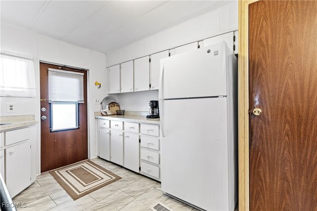 3310 Rainbow LN, North Fort Myers, FL 33903