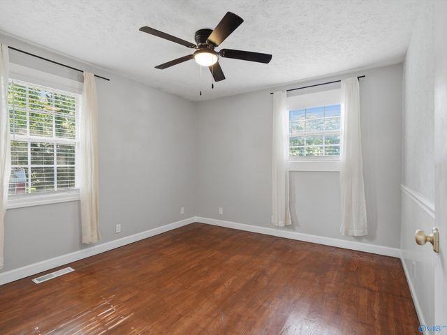 2614 Vinyard Street NE, Huntsville, AL 35811