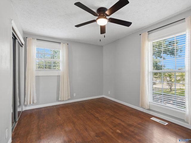 2614 Vinyard Street NE, Huntsville, AL 35811