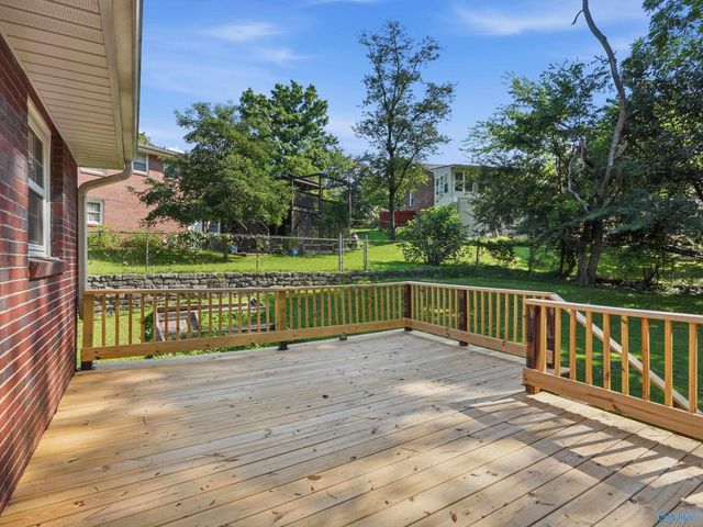 2614 Vinyard Street NE, Huntsville, AL 35811
