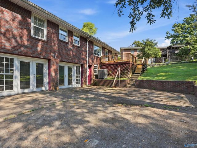 2614 Vinyard Street NE, Huntsville, AL 35811