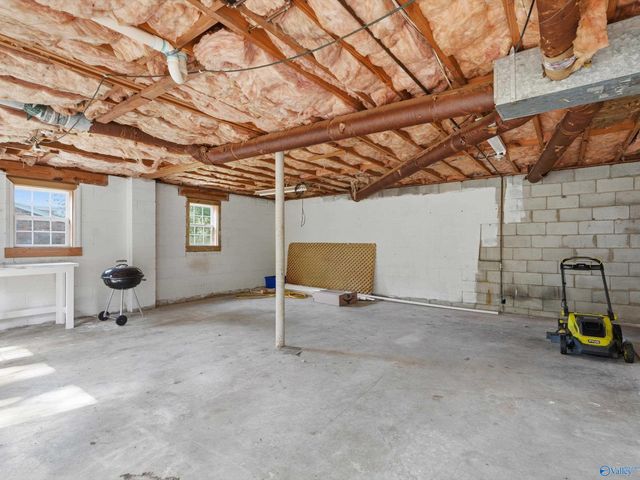 2614 Vinyard Street NE, Huntsville, AL 35811