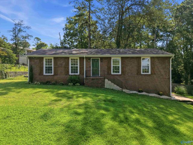 2614 Vinyard Street NE, Huntsville, AL 35811