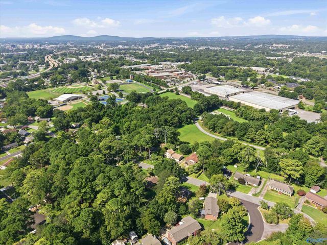 2614 Vinyard Street NE, Huntsville, AL 35811