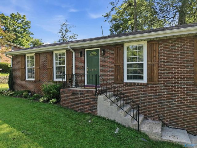 2614 Vinyard Street NE, Huntsville, AL 35811