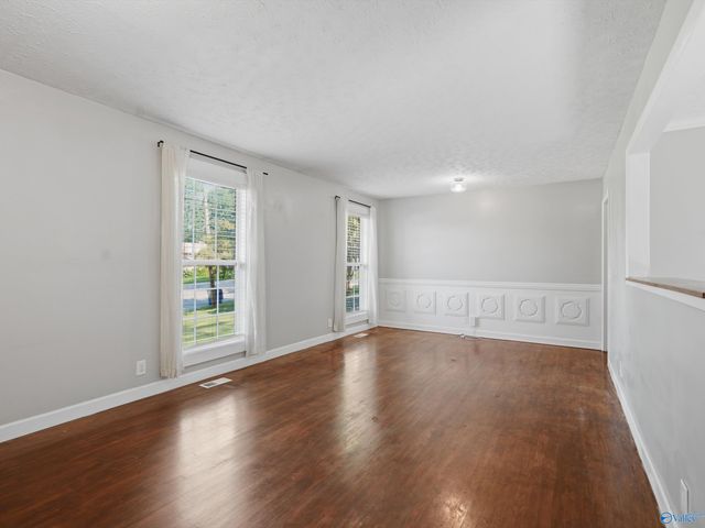 2614 Vinyard Street NE, Huntsville, AL 35811