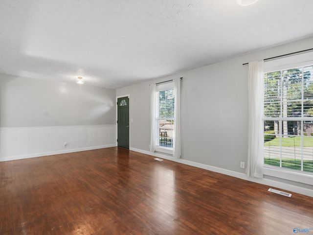 2614 Vinyard Street NE, Huntsville, AL 35811