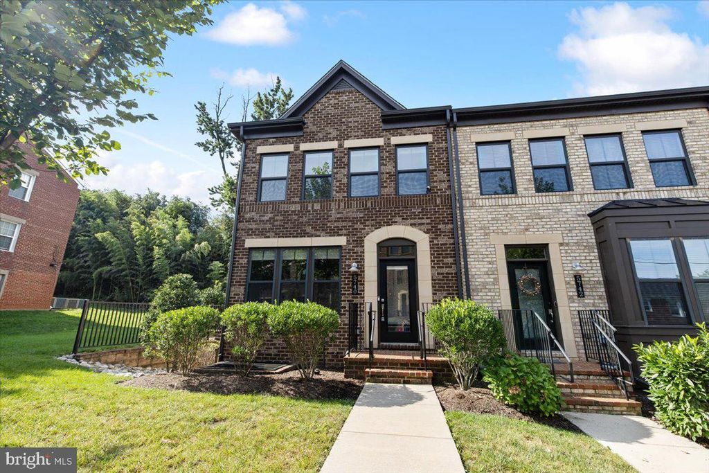 5740 10TH RD N, Arlington, VA 22205