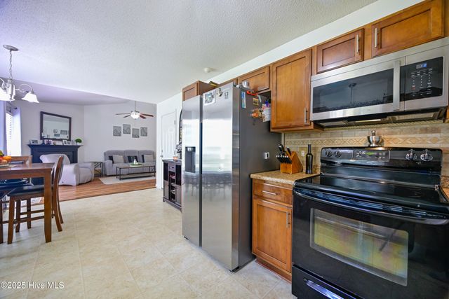 405 Bret Court, Jacksonville, NC 28540