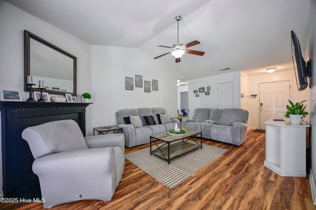 405 Bret Court, Jacksonville, NC 28540