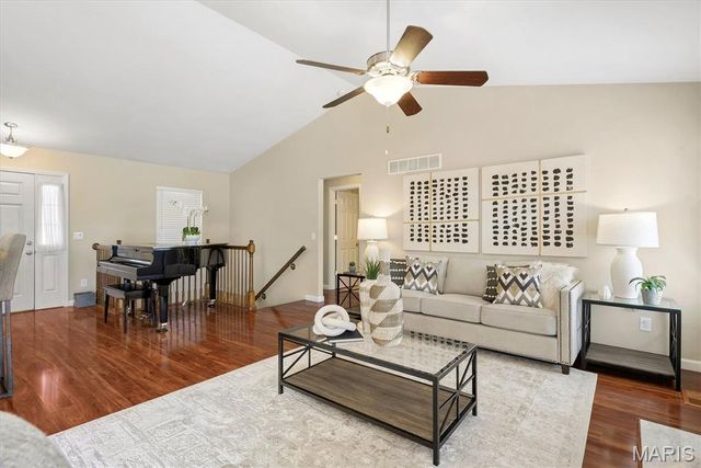 2004 Abby Court, Lake St Louis, MO 63367