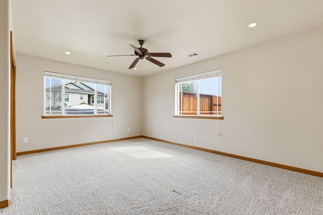 602 Barton Road, Eagle Point, OR 97524