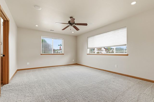 602 Barton Road, Eagle Point, OR 97524