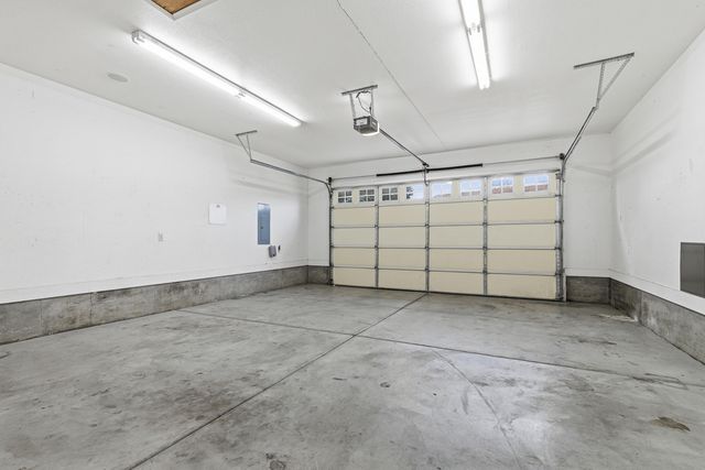 602 Barton Road, Eagle Point, OR 97524