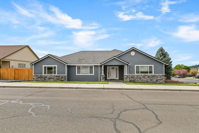 602 Barton Road, Eagle Point, OR 97524