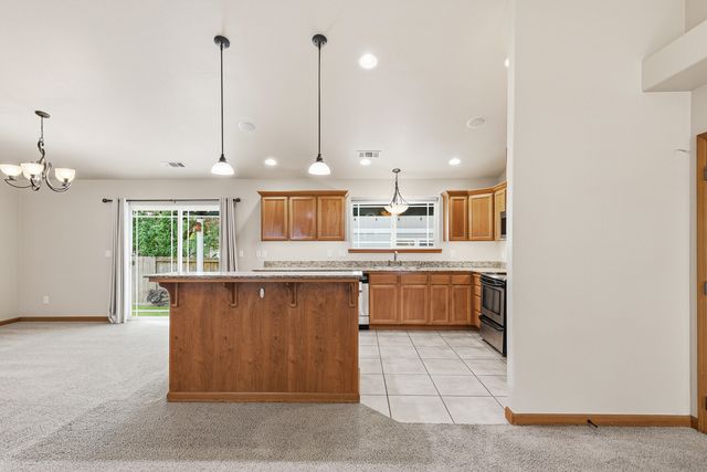 602 Barton Road, Eagle Point, OR 97524