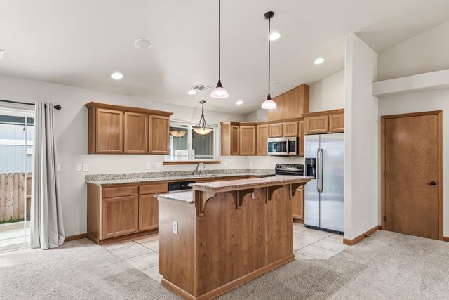 602 Barton Road, Eagle Point, OR 97524