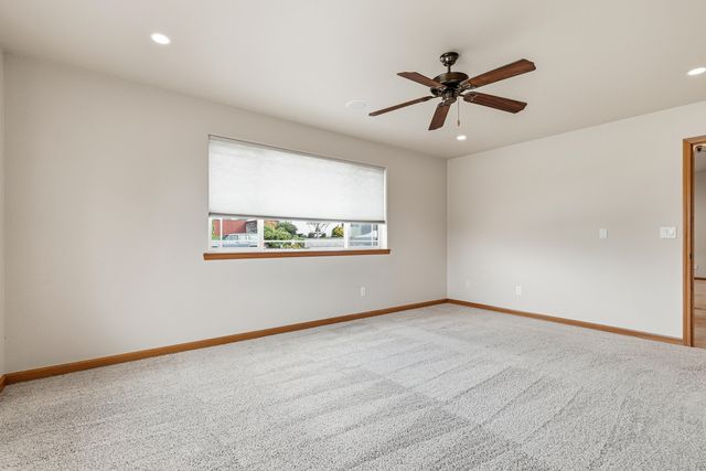 602 Barton Road, Eagle Point, OR 97524