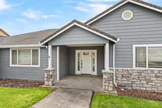 602 Barton Road, Eagle Point, OR 97524