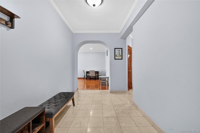 69-09 108th St 504, Forest Hills, NY 11375