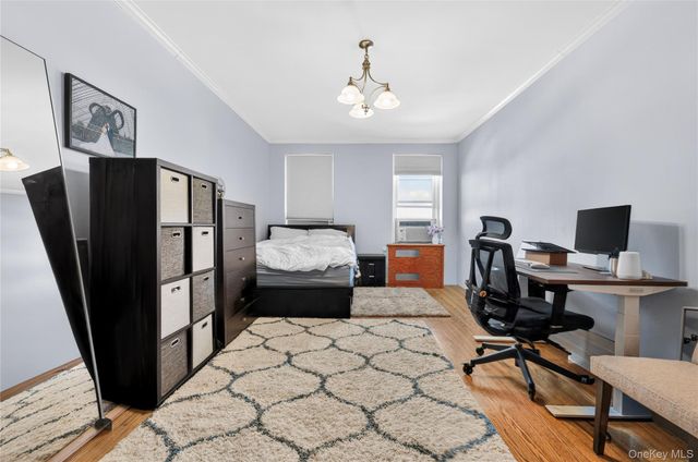 69-09 108th St 504, Forest Hills, NY 11375