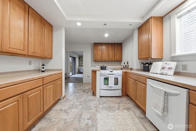 6519 17th Street NW, Seattle, WA 98117