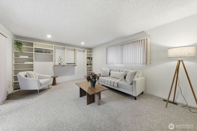 6519 17th Street NW, Seattle, WA 98117