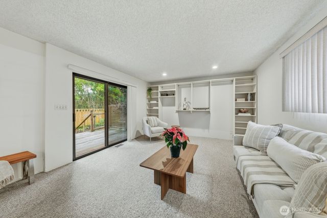 6519 17th Street NW, Seattle, WA 98117