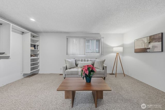 6519 17th Street NW, Seattle, WA 98117