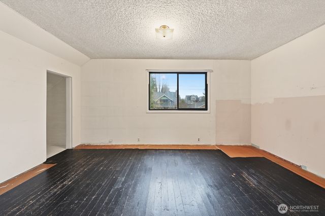 6519 17th Street NW, Seattle, WA 98117